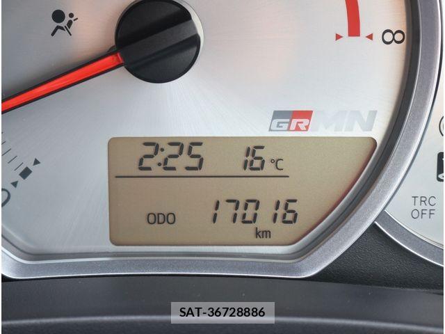 Toyota VITZ 2013-10 7061224-17