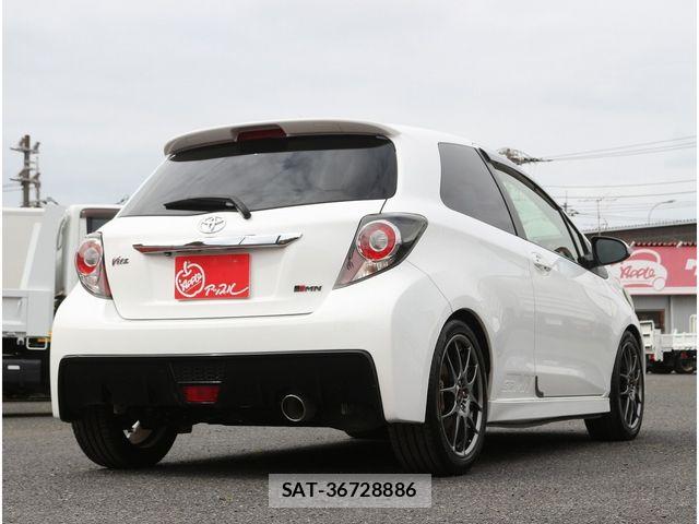 Toyota VITZ 2013-10 7061224-1