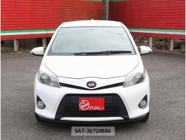 Toyota VITZ 2013-10 7061224-23