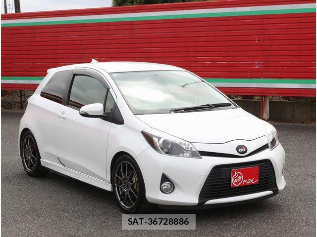 Toyota VITZ 2013-10 7061224-24
