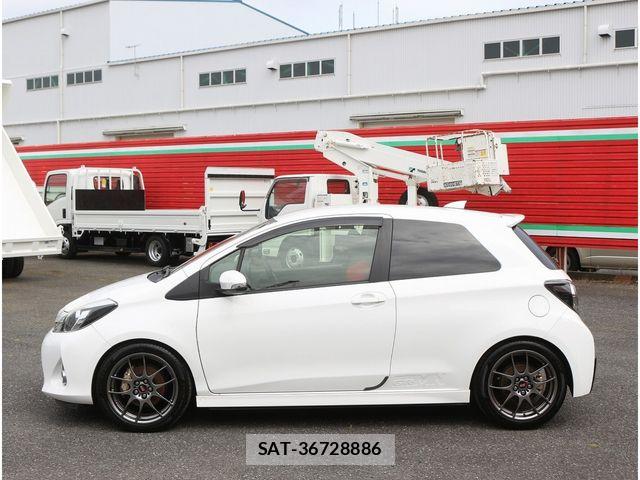 Toyota VITZ 2013-10 7061224-29