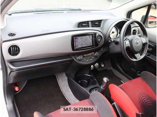 Toyota VITZ 2013-10 7061224-3