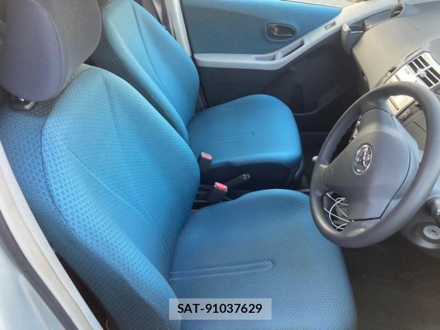 Toyota VITZ 2005-02 7061242-9