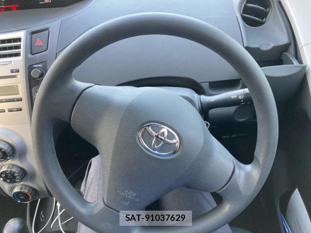Toyota VITZ 2005-02 7061242-13