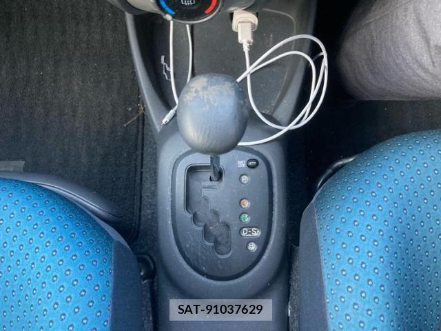 Toyota VITZ 2005-02 7061242-15