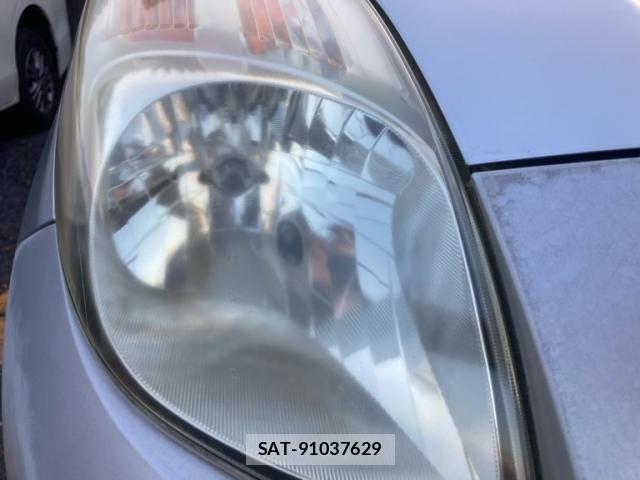 Toyota VITZ 2005-02 7061242-3