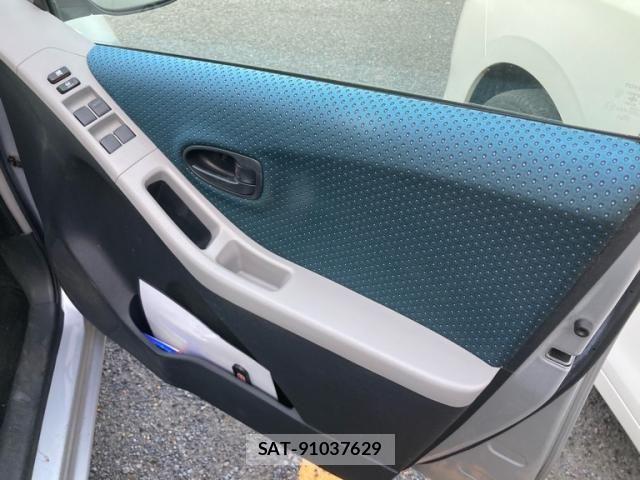 Toyota VITZ 2005-02 7061242-8