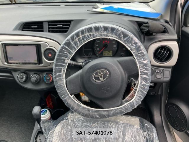 Toyota VITZ 2011-05 7061233-15