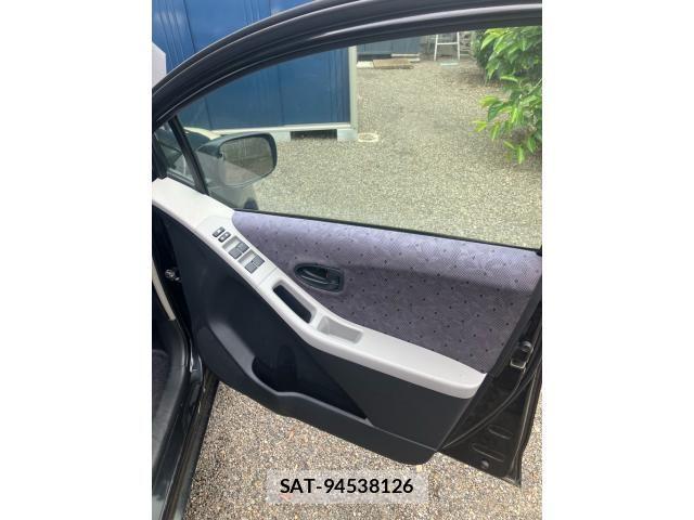 Toyota VITZ 2010-08 7061246-17