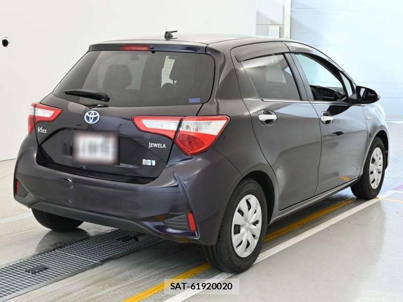 Toyota VITZ 2017 7180505-1
