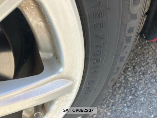 Toyota VITZ 2009-10 7226692-11