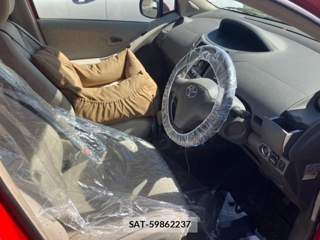 Toyota VITZ 2009-10 7226692-14