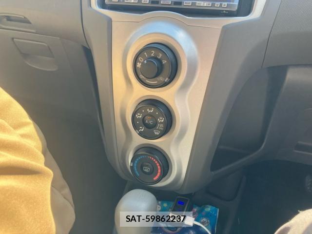 Toyota VITZ 2009-10 7226692-19