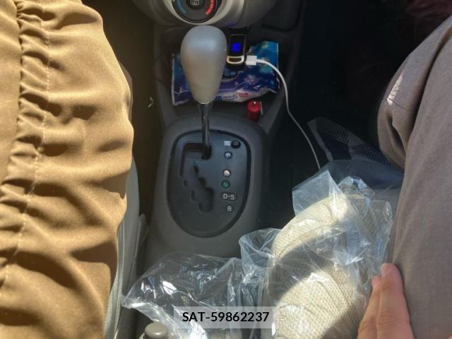 Toyota VITZ 2009-10 7226692-20