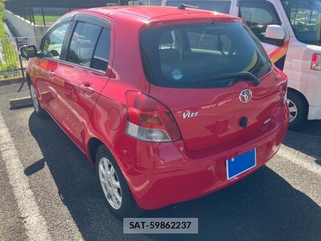 Toyota VITZ 2009-10 7226692-2