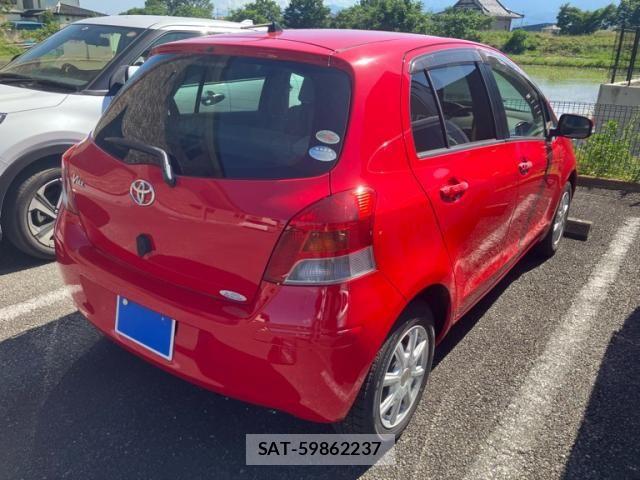 Toyota VITZ 2009-10 7226692-3