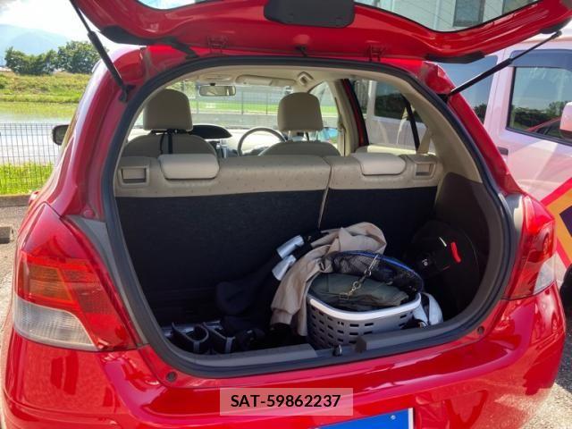 Toyota VITZ 2009-10 7226692-5