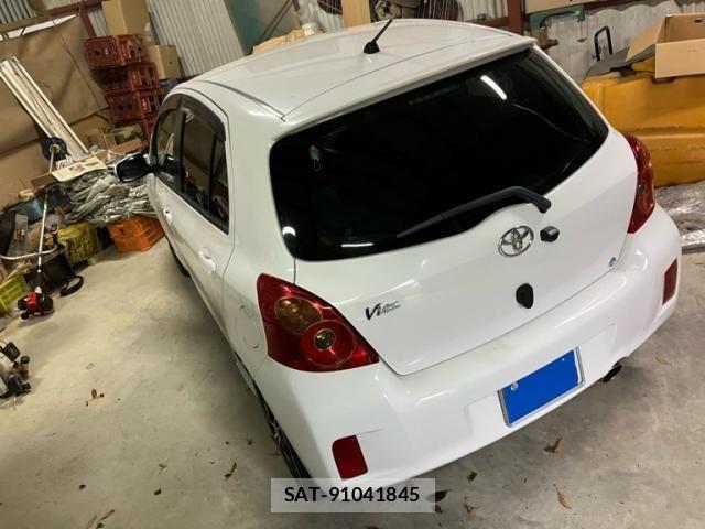 Toyota VITZ 2010-04 7226694-2