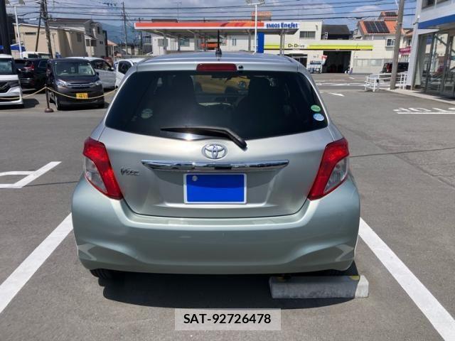Toyota VITZ 2013-08 7226715-4