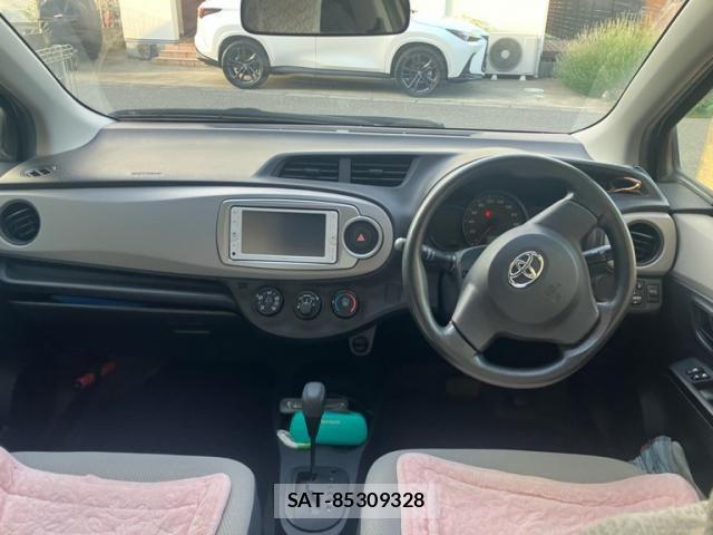 Toyota VITZ 2012-06 7226713-12