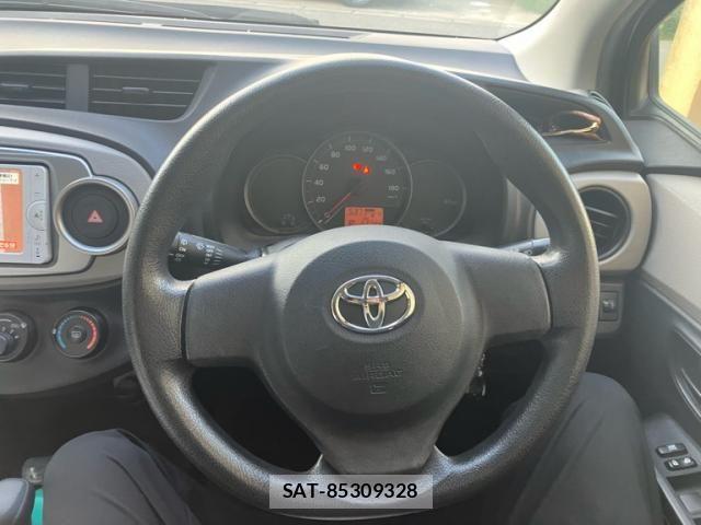 Toyota VITZ 2012-06 7226713-14