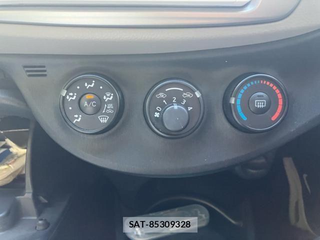 Toyota VITZ 2012-06 7226713-17