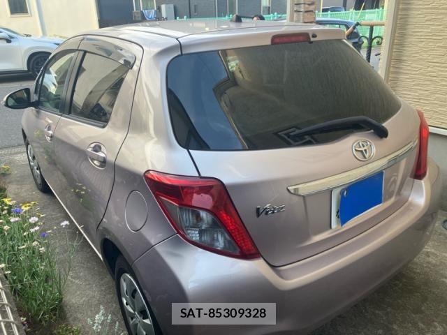 Toyota VITZ 2012-06 7226713-3