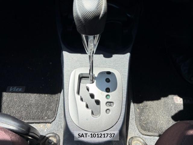 Toyota VITZ 2011-06 7226704-19