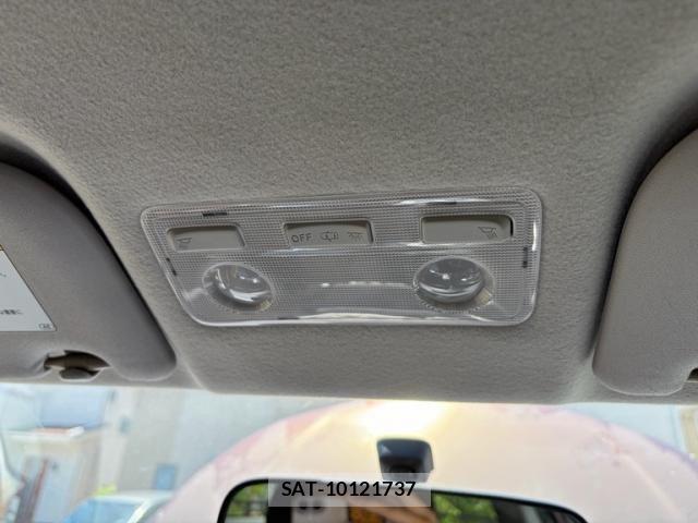 Toyota VITZ 2011-06 7226704-23