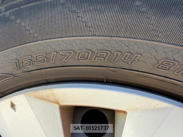 Toyota VITZ 2011-06 7226704-7