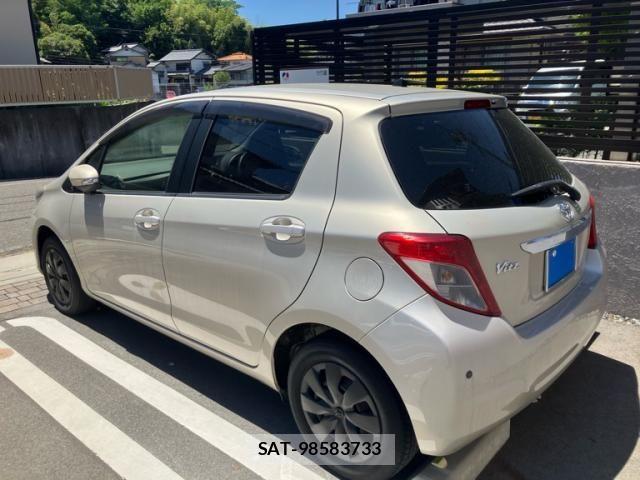 Toyota VITZ 2014-06 7226718-3
