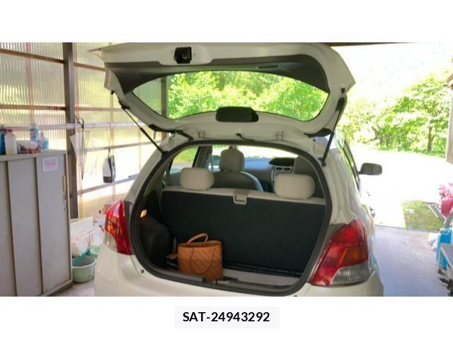 Toyota VITZ 2010-07 7226697-18
