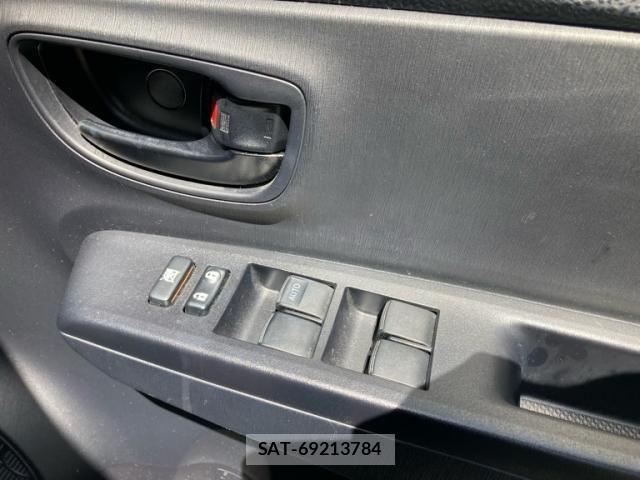 Toyota VITZ 2013-09 7226717-14