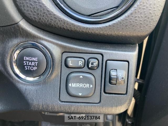 Toyota VITZ 2013-09 7226717-15
