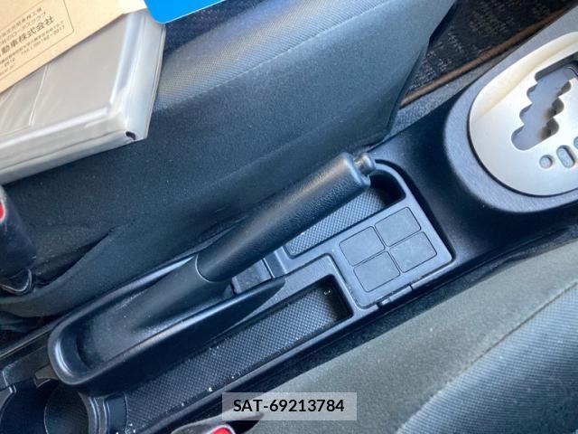 Toyota VITZ 2013-09 7226717-18