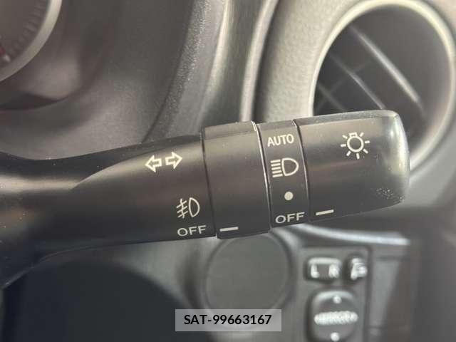 Toyota VITZ 2011-08 7226710-11