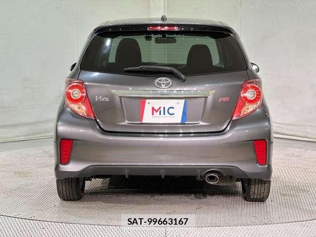 Toyota VITZ 2011-08 7226710-5
