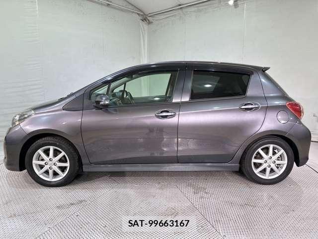 Toyota VITZ 2011-08 7226710-7