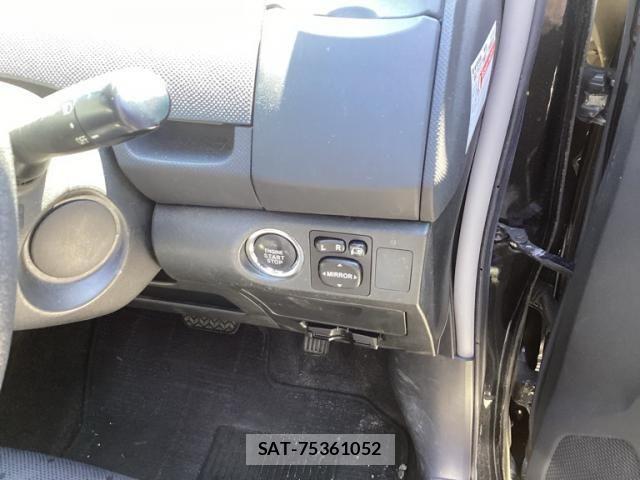 Toyota VITZ 2008-10 7226686-9