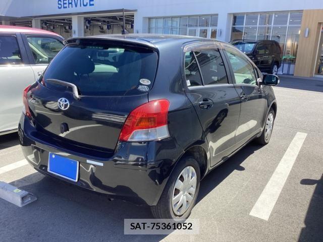 Toyota VITZ 2008-10 7226686-1