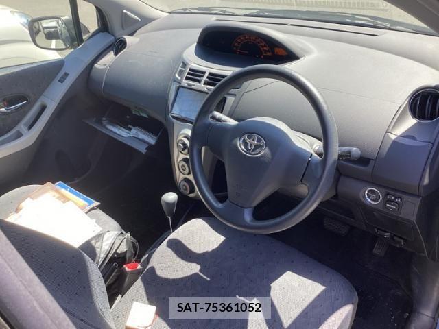 Toyota VITZ 2008-10 7226686-8