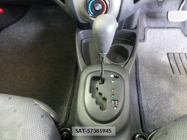 Toyota VITZ 2010-12 7226696-14