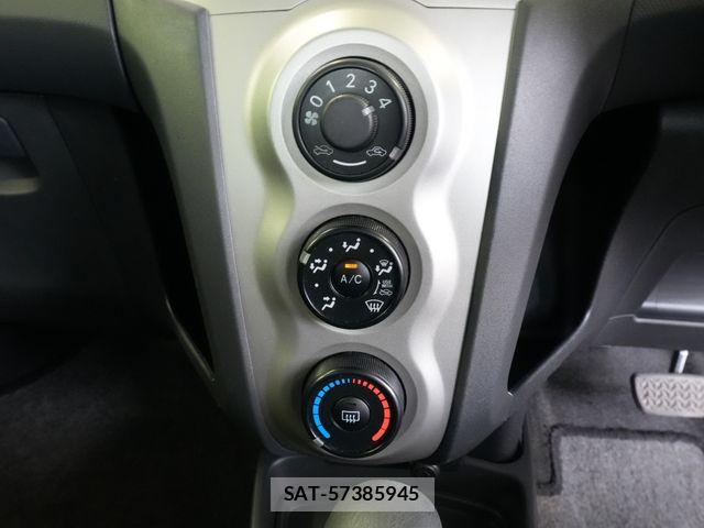 Toyota VITZ 2010-12 7226696-15