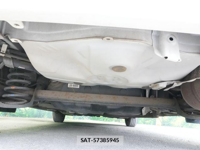 Toyota VITZ 2010-12 7226696-17