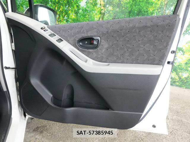 Toyota VITZ 2010-12 7226696-18