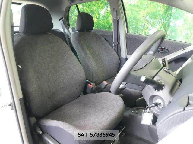 Toyota VITZ 2010-12 7226696-19