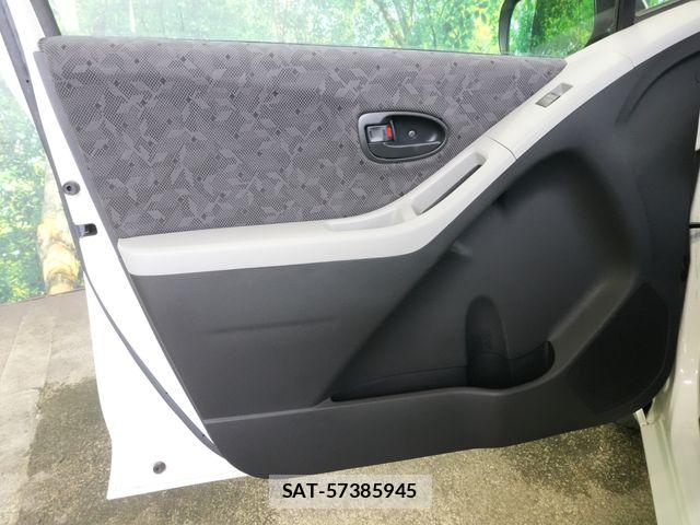 Toyota VITZ 2010-12 7226696-20