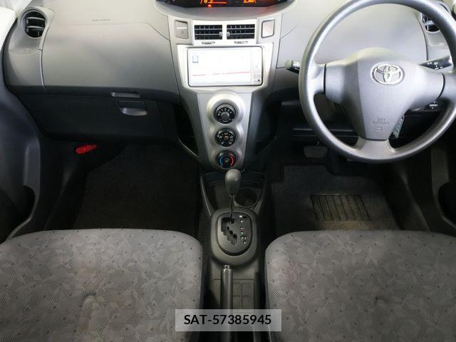 Toyota VITZ 2010-12 7226696-7