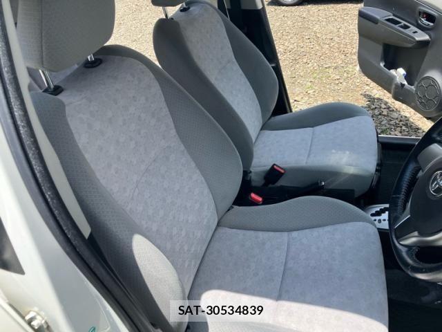 Toyota VITZ 2011-06 7226708-9