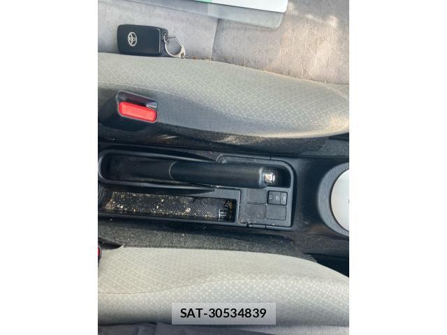 Toyota VITZ 2011-06 7226708-16